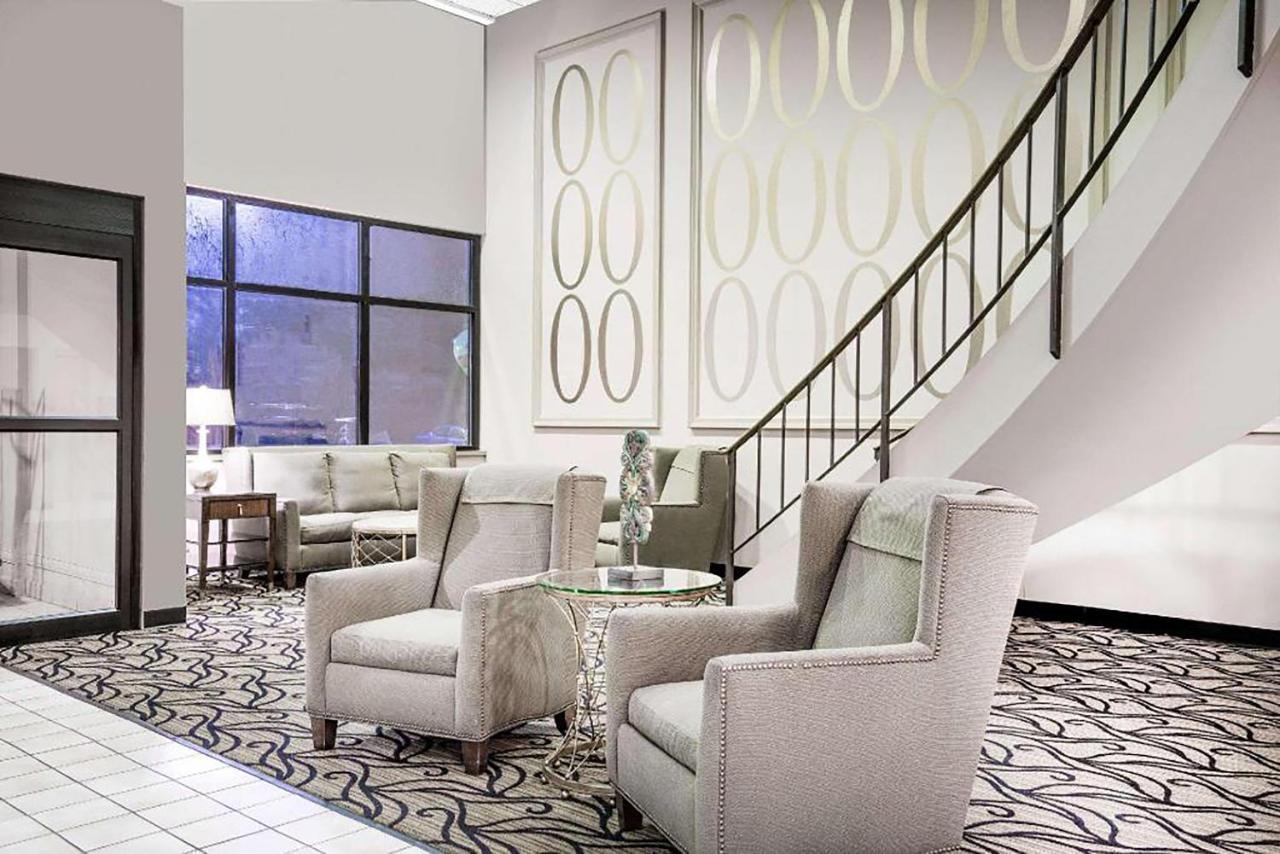 Norwood Inn & Suites Ла-Кросс Екстер'єр фото